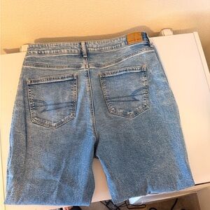 American Eagle. Light Wash Mom jeans. Size 12.
